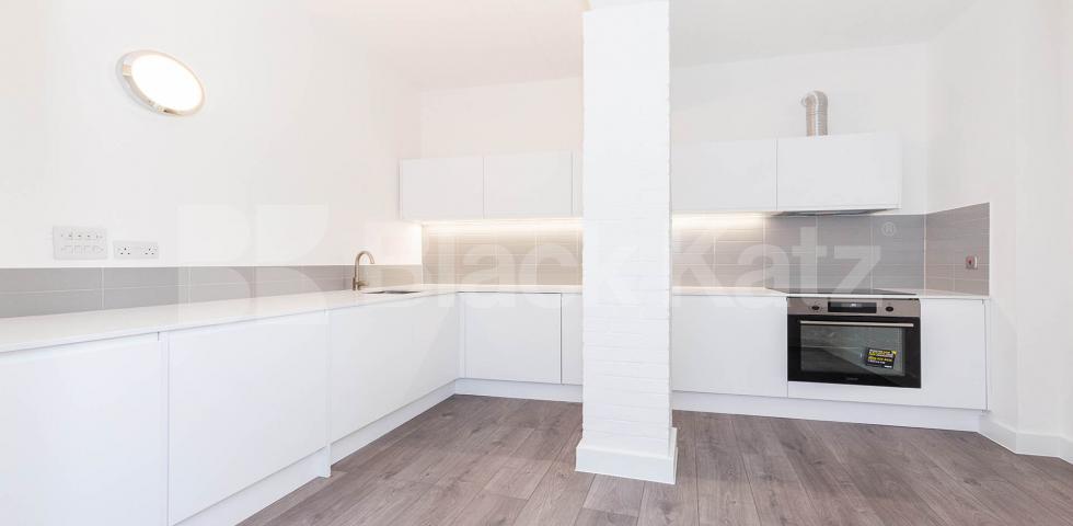 			2 Bedroom, 1 bath, 1 reception Apartment			 SPRINGFIELD HOUSE LOFTS-TYSSEN STREET, DALSTON/HAGGERSTON